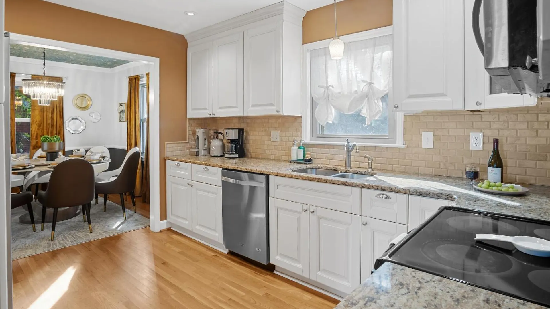 Elegant 4Bd Retreat - Backyard Bbq & Theater Room Charlotte