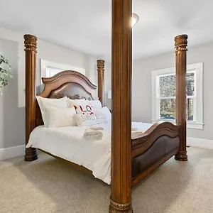 Cozy 4b Retreat Near Uptown King Beds Sleeps 12 Holiday home